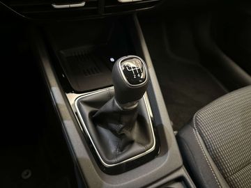 Car image 35