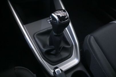 Car image 26