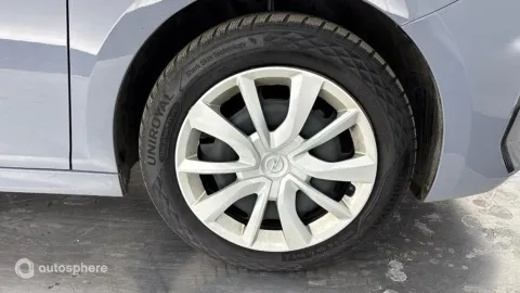 Car image 20