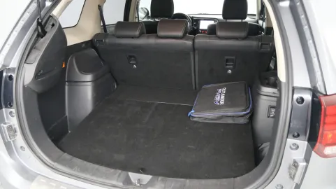Car image 43