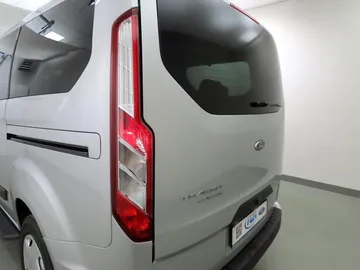 Car image 35