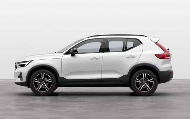 Volvo XC40 B4 Plus Dark 145 kW image number 3