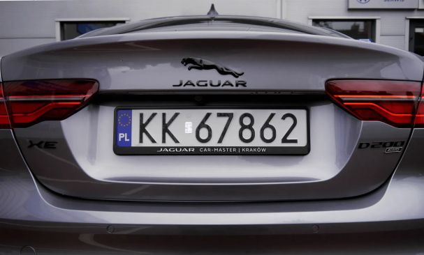 Jaguar XE D200 S AWD 150 kW image number 10