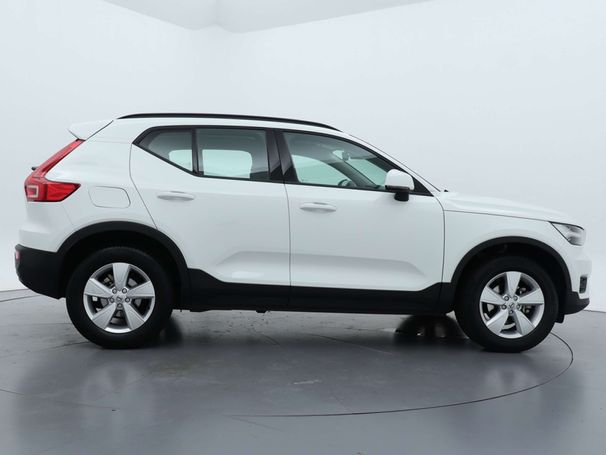 Volvo XC40 1.5 T2 Momentum 95 kW image number 4