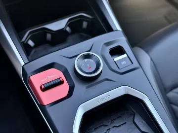 Car image 29
