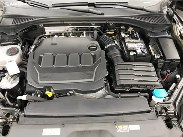Car image 30