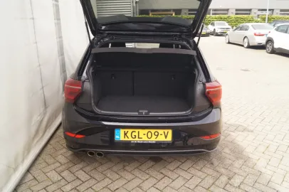 Car image 35