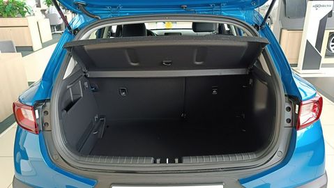 Car image 30