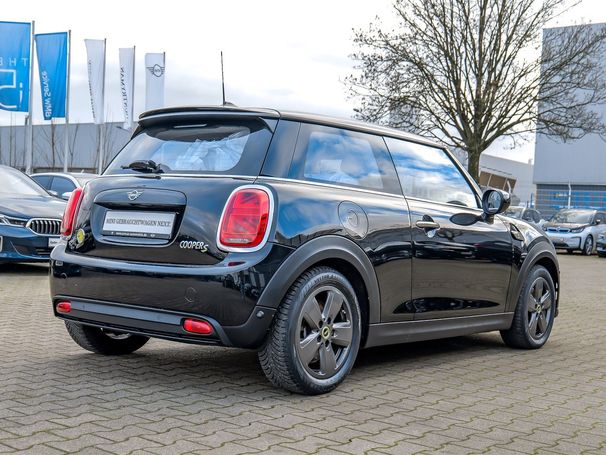 Mini Cooper SE Mini 135 kW image number 2