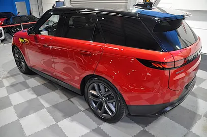 Car image 32
