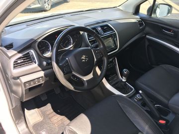 Car image 10