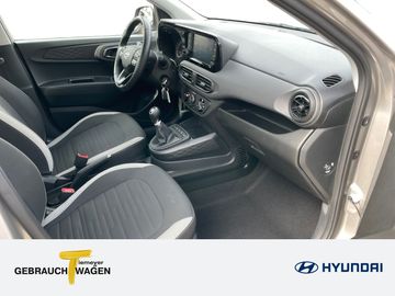 Car image 16