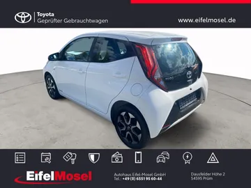 Car image 5
