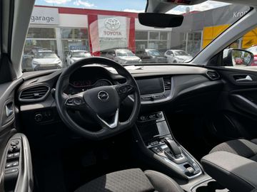 Car image 15