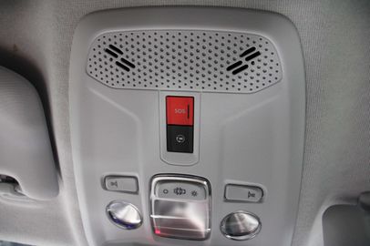 Car image 36