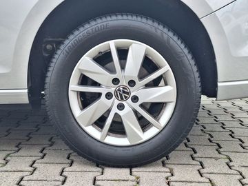 Car image 28