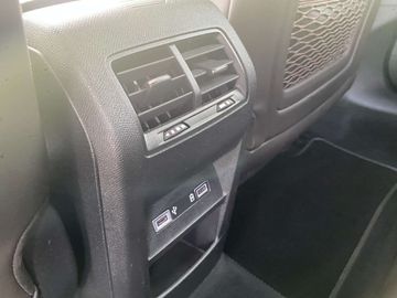 Car image 35