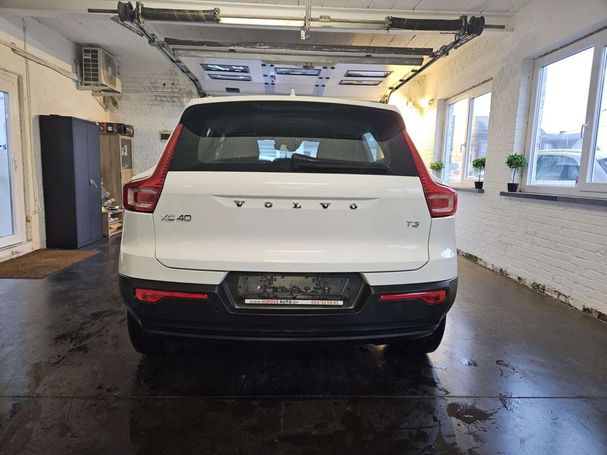 Volvo XC40 T3 Momentum 115 kW image number 4