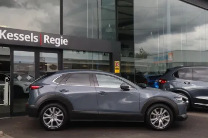 Car image 4