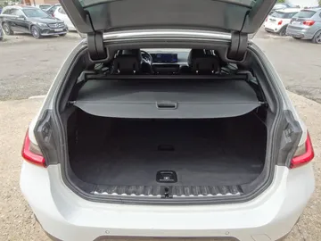 Car image 32
