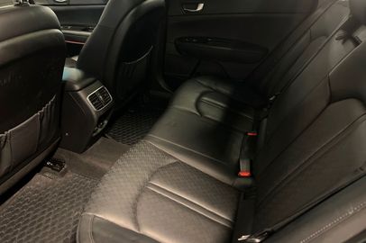 Car image 11