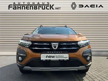 Car image 3