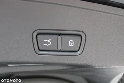 Car image 40