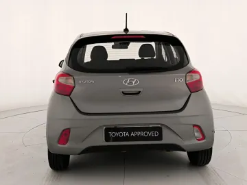 Car image 4