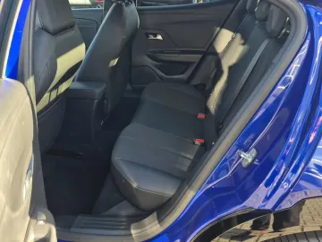 Car image 43