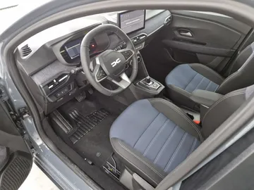 Car image 33