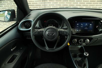 Car image 16