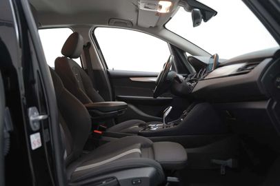 Car image 36