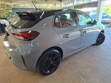 Car image 30