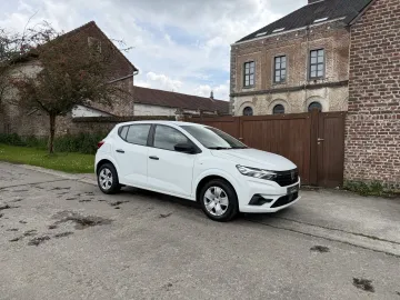 Car image 20