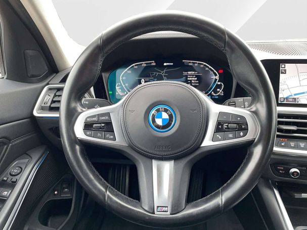 BMW 320 e Touring xDrive 150 kW image number 11