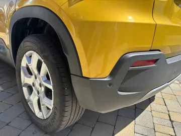 Car image 28