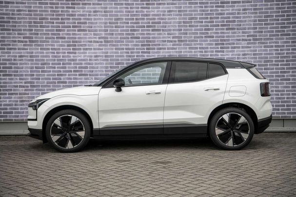 Volvo EX30 Extended Range Plus 200 kW image number 4