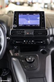 Car image 32