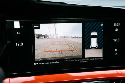 Car image 28