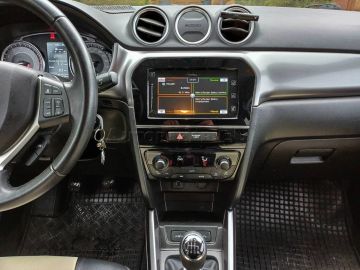 Car image 15