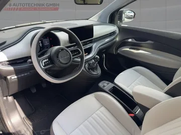 Car image 17