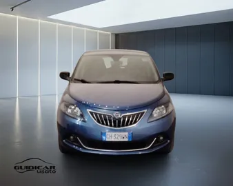 Car image 3