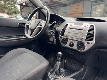 Car image 15