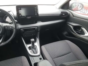 Car image 12