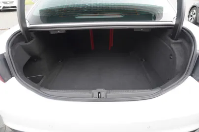 Car image 36