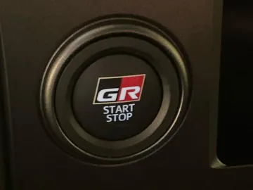 Car image 35