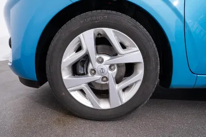 Car image 20