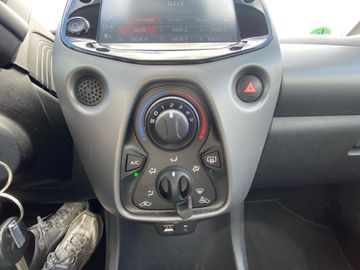 Car image 13