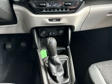 Car image 14