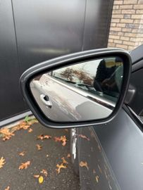 Car image 40